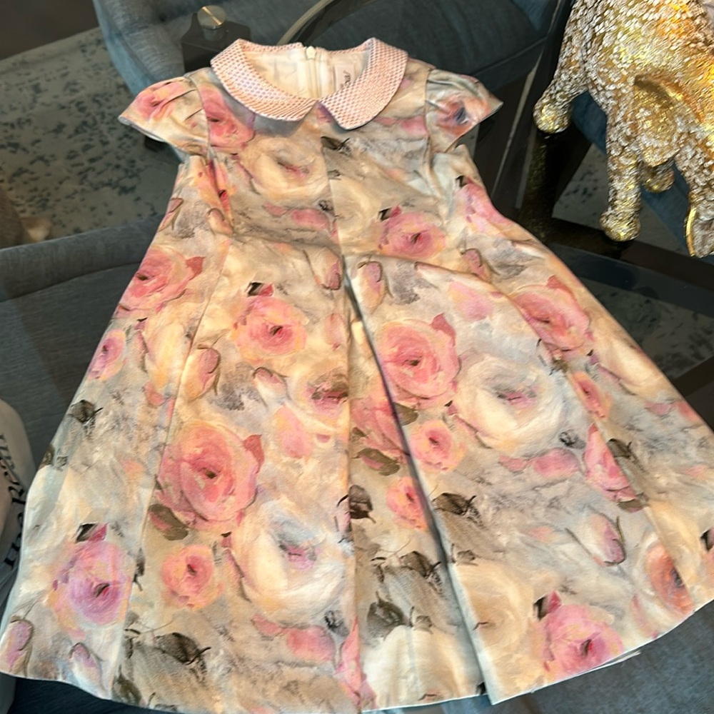 Girl party dress size 4T, brand :Simonetta mini color white and pink roses .
